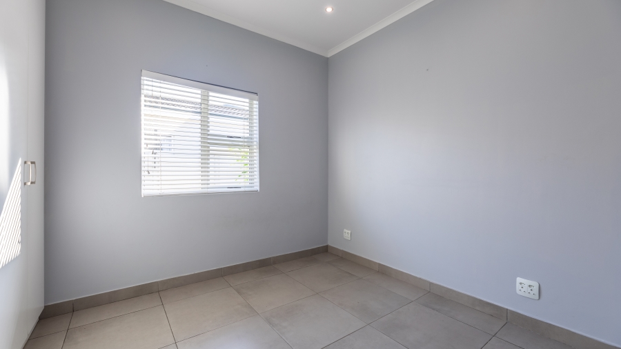 To Let 4 Bedroom Property for Rent in Parklands North Western Cape
